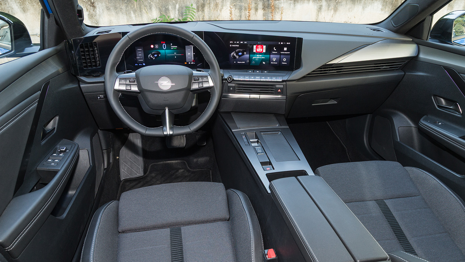 Opel Astra. Πόσο καλό είναι σε εξοπλισμό άνεσης και ασφάλειας.